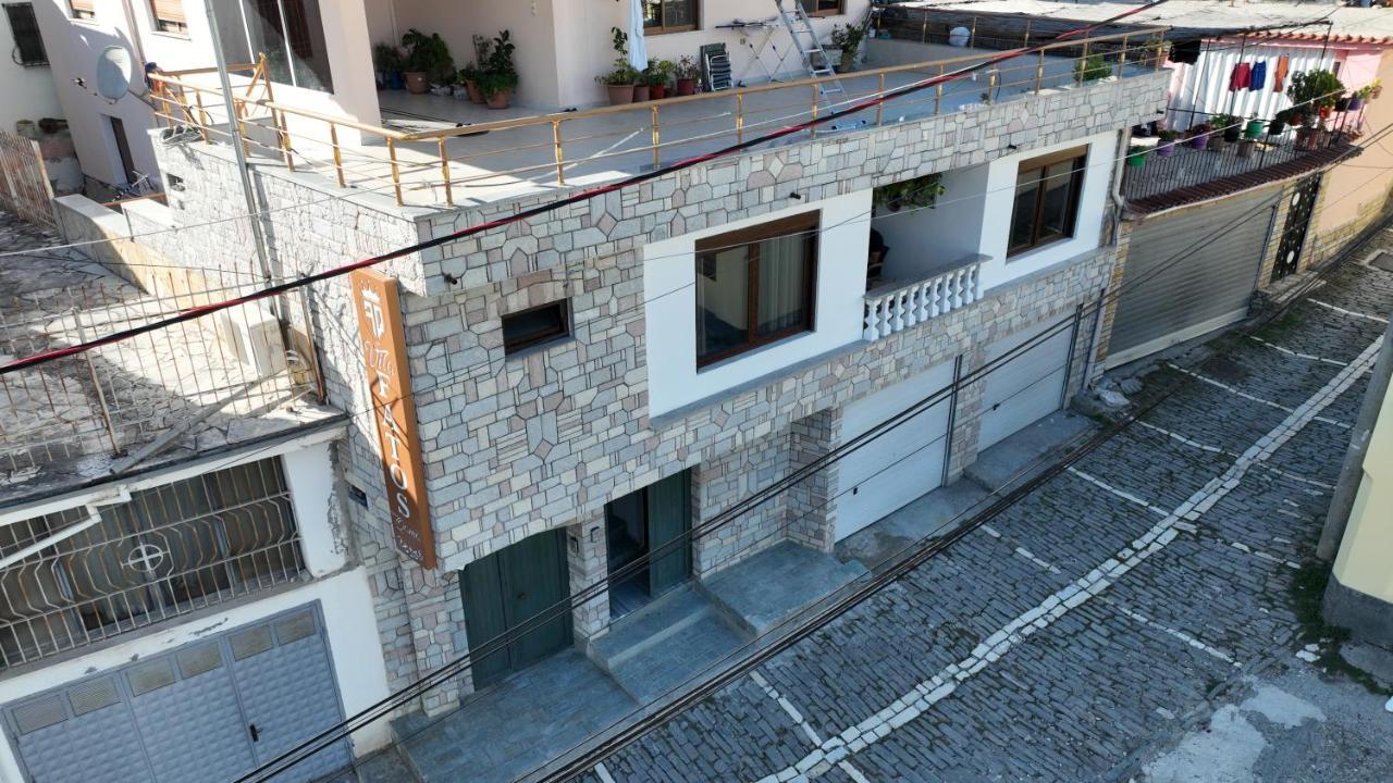 Vila Fatos Qama ベラト エクステリア 写真